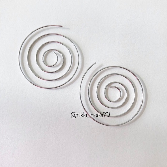 {bnib} {last pair}Silver Tone Swirl Hoop Earrings - Picture 2 of 3